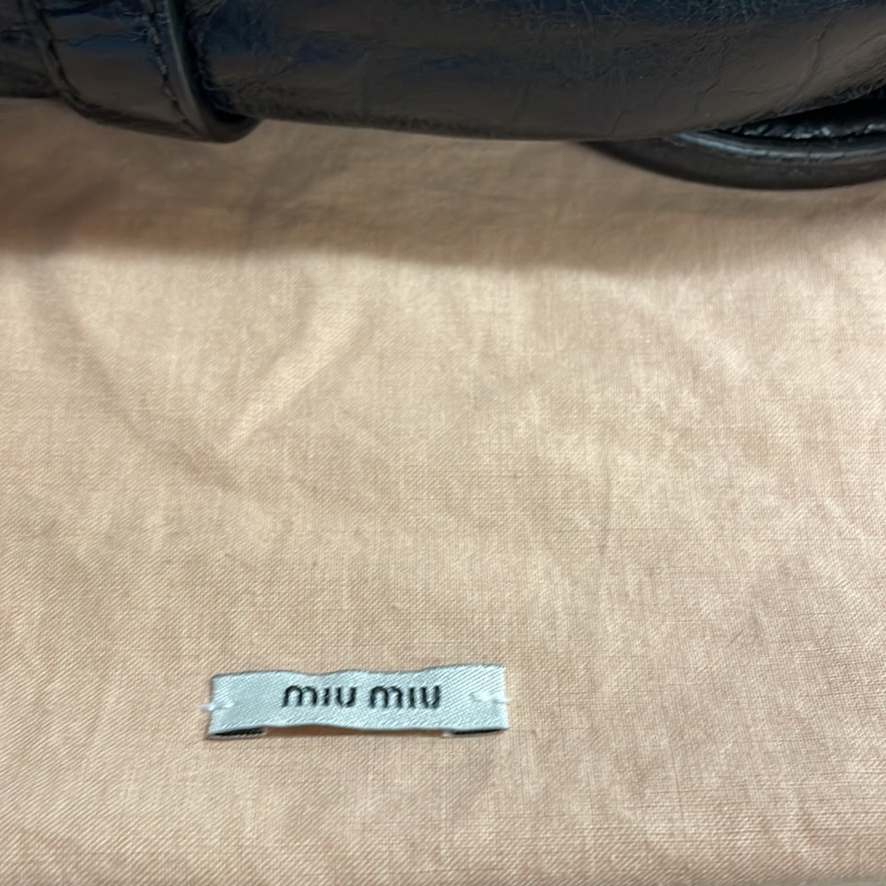 Miu Miu Bow Vitello Bag in Black w/ gold hardware - Picture 12 of 15